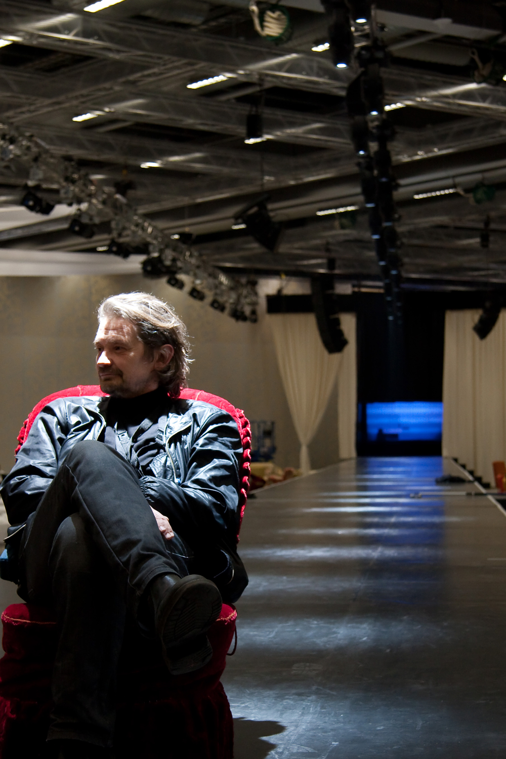Scenograf Olle Remaeus